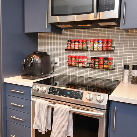 Pet Friendly Condos At Friday Harbour Innisfil Екстер'єр фото