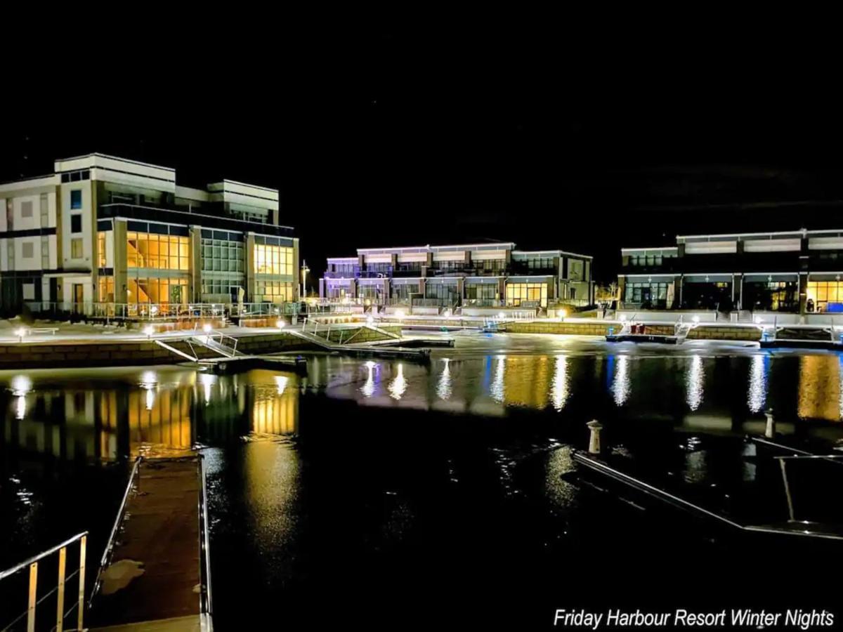 Pet Friendly Condos At Friday Harbour Innisfil Екстер'єр фото