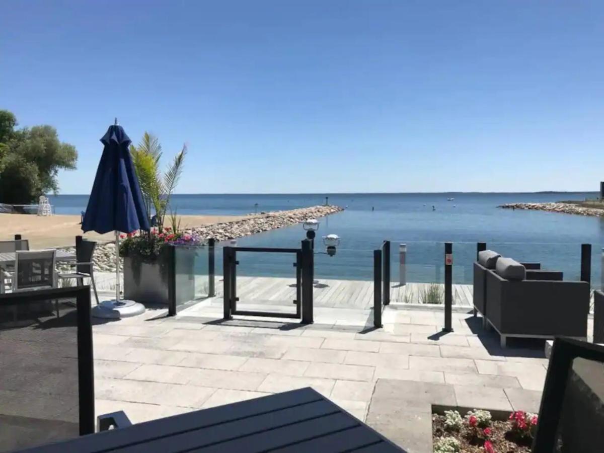 Pet Friendly Condos At Friday Harbour Innisfil Екстер'єр фото