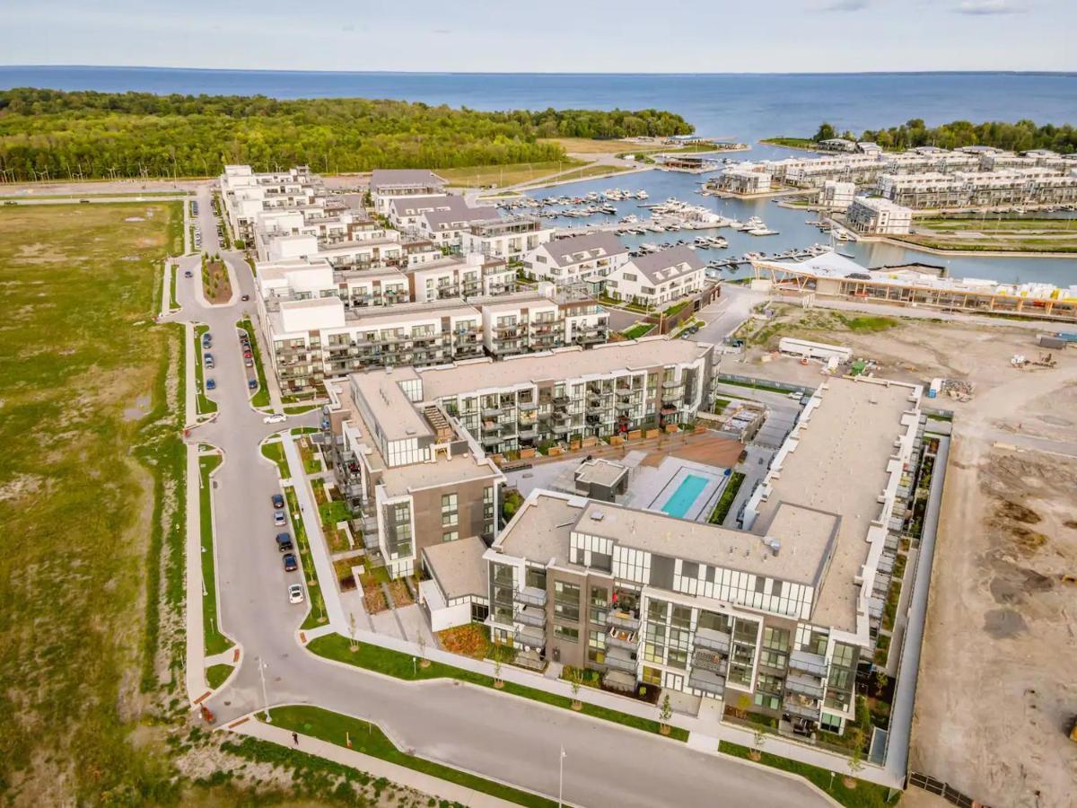 Pet Friendly Condos At Friday Harbour Innisfil Екстер'єр фото