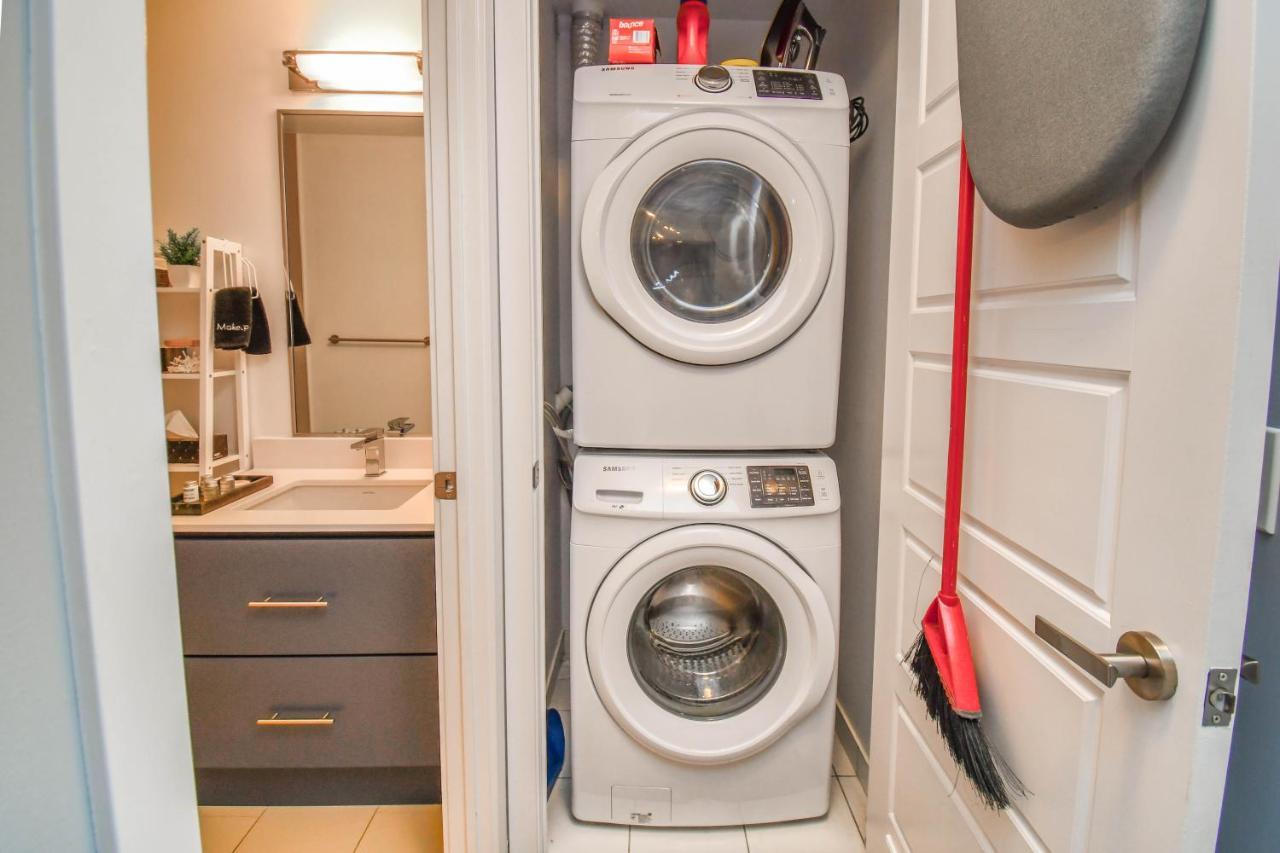 Pet Friendly Condos At Friday Harbour Innisfil Екстер'єр фото