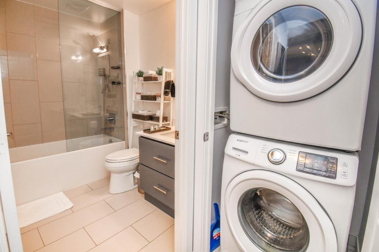 Pet Friendly Condos At Friday Harbour Innisfil Екстер'єр фото