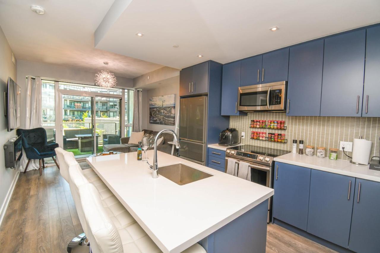 Pet Friendly Condos At Friday Harbour Innisfil Екстер'єр фото