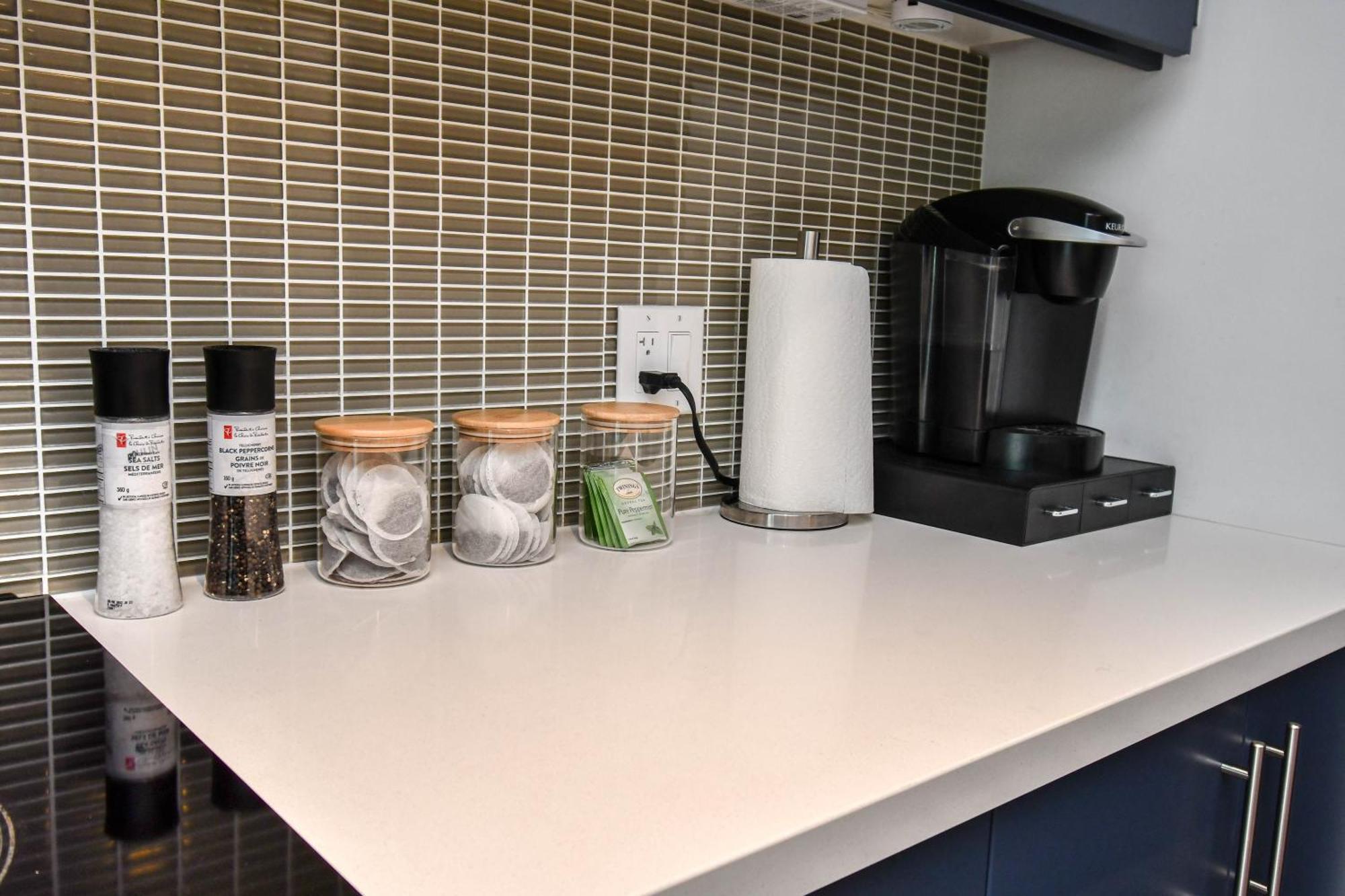 Pet Friendly Condos At Friday Harbour Innisfil Екстер'єр фото
